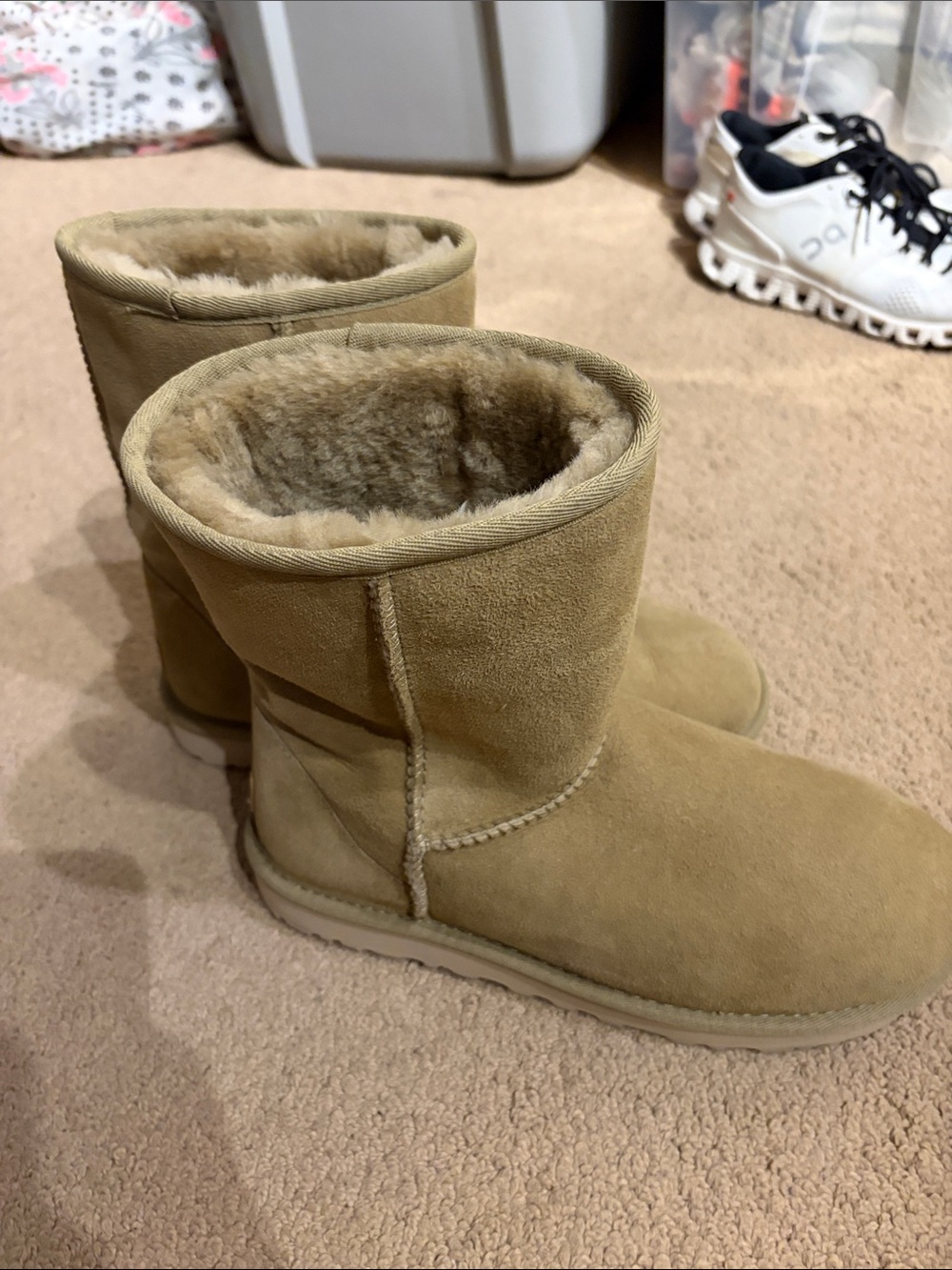 UGG Chestnut Short Shearling-Lined Suede Winter Boots
